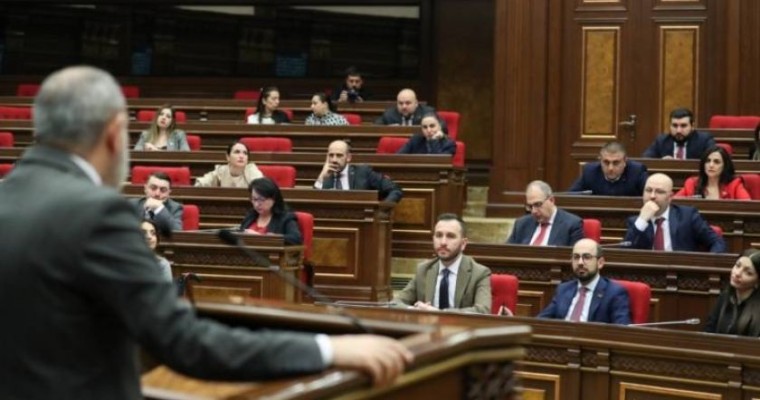 Ով ավելի բարձր ու ավելի թունդ «կքրֆի»․ Հրապարակ