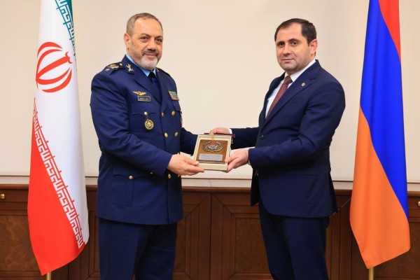 Պապիկյանը իրանցի գեներալի հետ քննարկել է պաշտպանության բնագավառում Հայաստան-Իրան համագործակցությունը