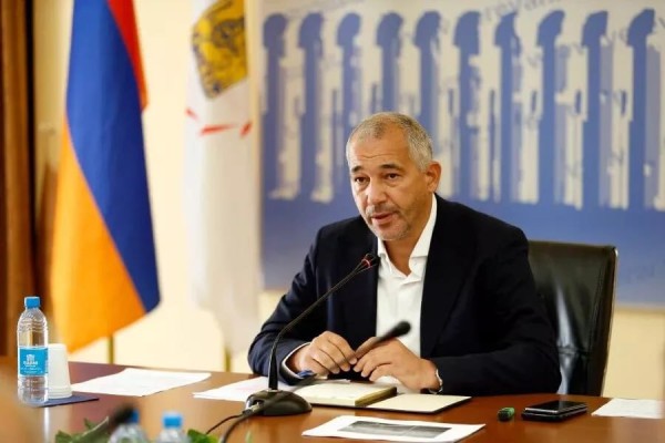 Քաղաքապետարանի կալանավորված պաշտոնյաներից մեկն ազատ կարձակվի