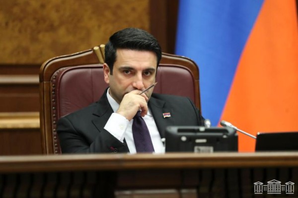 Ալեն Սիմոնյանն աբսուրդը ռեալությունից չի տարբերում