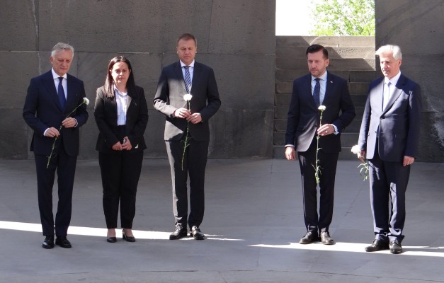Լեհաստանի պատվիրակությունն այցելել է Հայոց ցեղասպանության հուշահամալիր