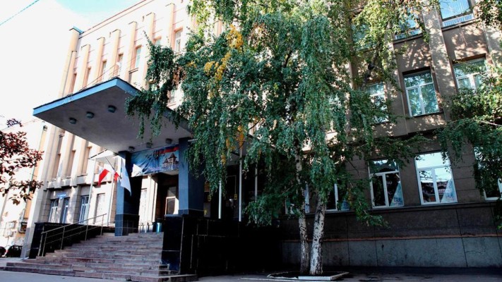 Ուսուցիչն աղբամանը դրել է երրորդ դասարանցու գլխին և սպառնացել նրան. RBC