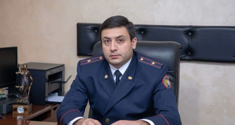 Ով է ՔԿ շենքից 590 հազար դոլար հափշտակելու դեպքով ձերբակալվածը. ինչ կապ կա պետի ու հանցագործի մեջ․ armlur.am