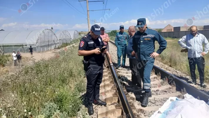 Գյումրի-Երևան մարդատար գնացքը վրաերթի է ենթարկել 14-ամյա տղային, ով եղել է ականջակալներով. բժիշկները արձանագրել են վերջինի մահը. shamshyan.com