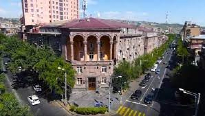 Մի քանի թափթփուկի ու մնացուկի դերակատարությամբ Բրյուսովի համալսարանը կործանվում է. Լուսինե Ֆլջյան