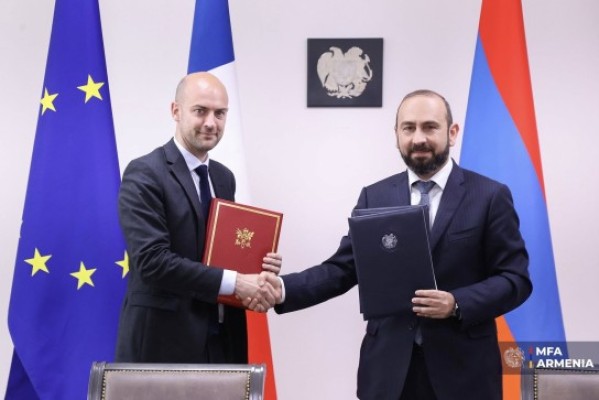 Արարատ Միրզոյանը և Ժան-Նոել Բարոն ստորագրել են երեք փաստաթուղթ