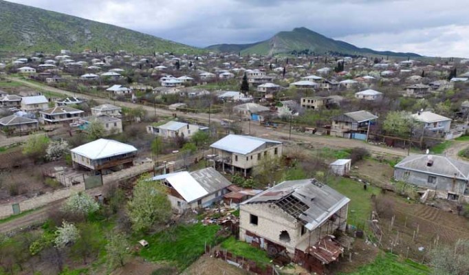 Սահմանամերձ գյուղերում ադրբեջանցիներ են ապրելու՝ իրենց անվտանգության ուժերի հետ. Ալեն Սիմոնյանը անոնսն արել է