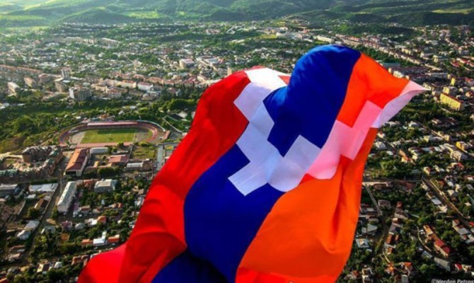 Այսօր, երբ վերապրում ենք նոր սպառնալիքներ, Արցախի դրոշը շարունակում է մնալ դիմադրության խորհրդանիշ