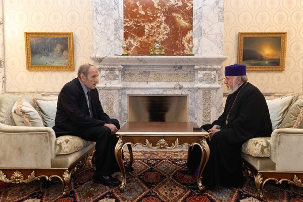 Առաջին նախագահն իր լիակատար աջակցությունն է հայտնել Վեհափառին