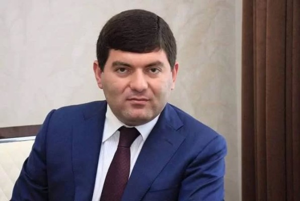 «Պատիվ ունեմ» խմբակցությունը վարչապետի թեկնածու է առաջադրում Դավիթ Համբարձումյանին