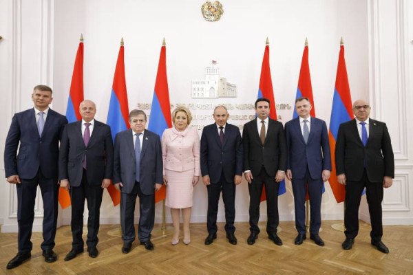 Մատվիենկոն միջանցքներում նկարվել չի սիրում. Հրապարակ