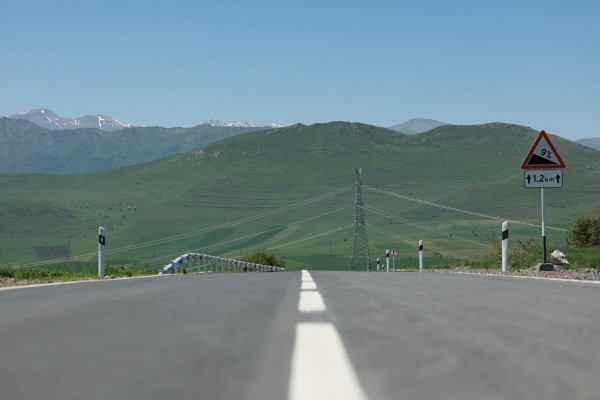 Հունիսի 8-ի դրությամբ պետբյուջեի ֆինանսավորմամբ ասֆալտապատվել է 52 կմ ճանապարհ. ՏԿԵ նախարար