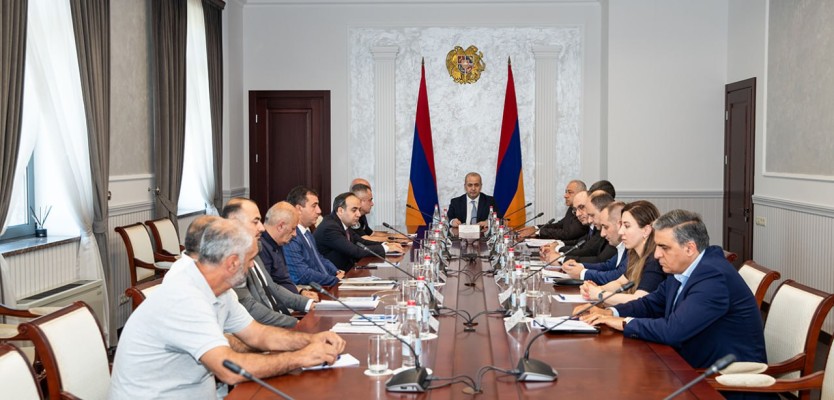 ԱԱԾ տնօրենի գլխավորությամբ տեղի ունեցավ Գերիների, պատանդների և անհայտ կորած անձանց հարցերով զբաղվող հանձնաժողովի նիստը