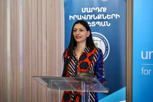 Անահիտ Մանասյանը երկարատեւ գործուղման է մեկնել. Հրապարակ