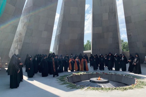 Եկեղեցականները ոգեկոչեցին հանուն հայրենիքի իրենց կյանքն ընծայաբերած քաջորդիների հիշատակը