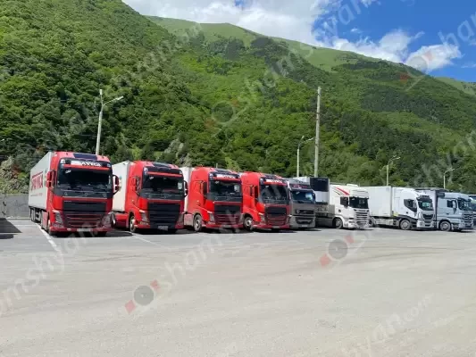 Լարսի անցակետում մեծ թվով բեռնատարներում բարձված միրգը ռուսական կողմի փնթի աշխատանքի պատճառով փչանում է. shamshyan.com