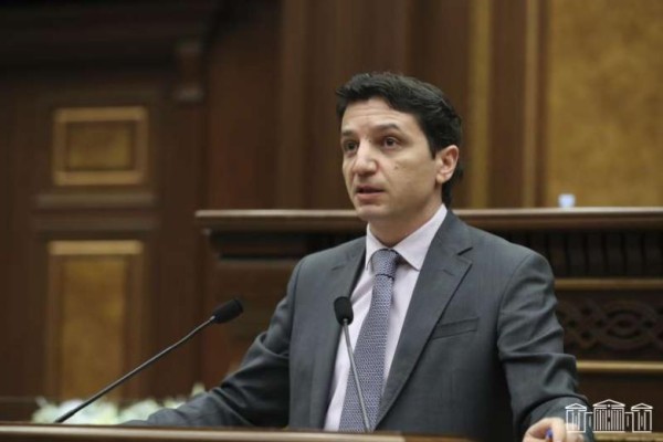 Ֆինանսների նախարարը շուրջ 20 օրով մեկնում է արձակուրդ
