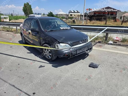 Երևան-Երասխ ճանապարհին բախվել են «Opel Astra»-ները, որոնցից մեկը վրաերթի է ենթարկել հետիոտնին․ վերջինը հոսպիտալացվել է. shamshyan.com