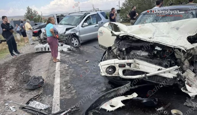 Արագածոտնում բախվել են «Mercedes ML 320»-ը ու «Mini Cooper»-ը․ կա 1 զոհ, 3 վիրավոր․ shamshyan.com