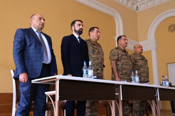 ԳՇ պետը պարգևատրել է պահեստազորայիններին