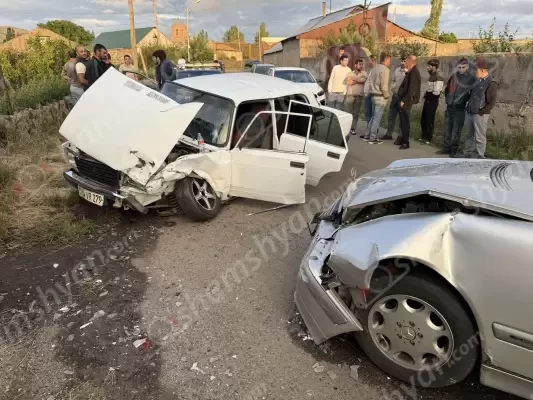 Գեղարքունիքի մարզում բախվել են Mercedes-ը և «ՎԱԶ 2107»-ը․ կա վիրավոր․ shamshyan.com