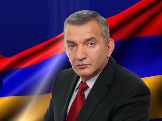 Արտակ Գալստյանին ուզում են զրկել մանդատից. Հրապարակ