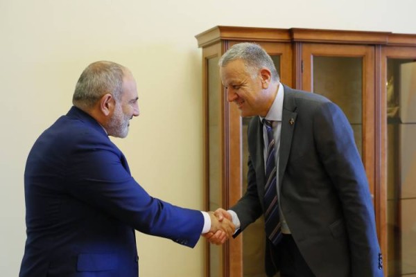 Եվրոպական երկրների դեսպանները Փաշինյանից բացատրություն են պահանջել. Հրապարակ