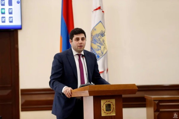 Երբ եկեղեցին վերածվում է քաղաքական կոնկրետ ուղղության, դա դառնում է պետական անվտանգության հարց. Երևանի փոխքաղաքապետ