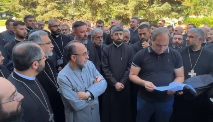 Միքայել սրբազանը Մայր Աթոռում է