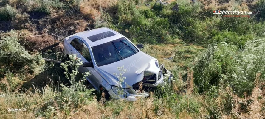 Շիրակում 27-ամյա ատամնաբույժը «Mercedes»-ով կոտրել է էլեկտրասյունն ու հայտնվել ձորակում. նա եղել է գինովցած. shamshyan.com