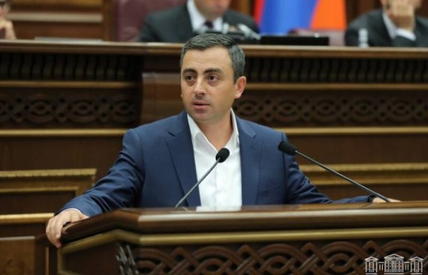 Հարգելի Մակրոն, Ձեր «աջակցությունը» Փաշինյանին նպաստում է բռնապետությանը, ոչ թե ժողովրդավարությանը