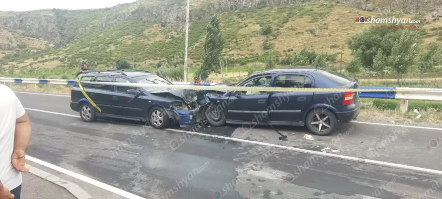 Արզականում ճակատ ճակատի բախվել են «Opel Astra»-ները. կա 6 վիրավոր. shamshyan.com