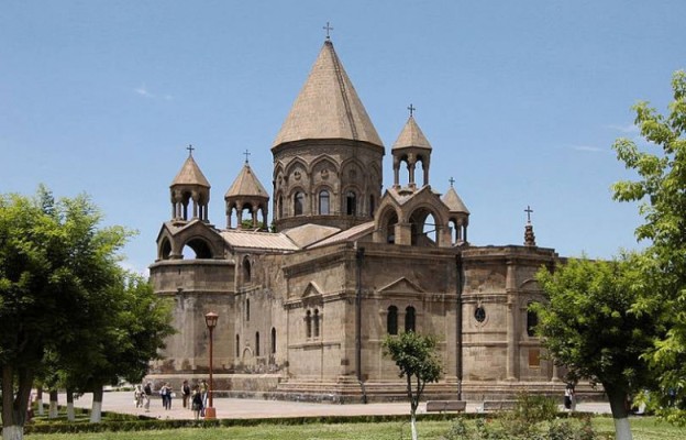 Եկեղեցու դեմ պատերազմում Նիկոլ Փաշինյանի հույսը մնացել են մի քանի «աբիժնիկները». Փաստ