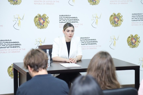Սրբուհի Գալյանը ուսանողների հետ հանդիպմանը խոսել է խաղաղության պայմանագիրը ստորագրելու ՀՀ-ի պատրաստակամության մասին