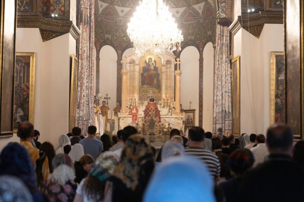 Մայր Տաճարում Սուրբ Պատարագ է մատուցել Ֆրանսիայի հայոց թեմի առաջնորդը