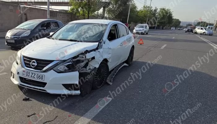 Ավտովթար Երևանում․ Արցախի պողոտայում բախվել են 2 «NISSAN» և «MERCEDES» մակնիշի ավտոմեքենաներ 
