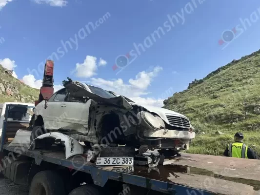 Շիրակի մարզում հայտնաբերվել է վթարված Mercedes-ը, որը փորձում էին դեպքի վայրից հեռացնել․ կա 7 վիրավոր 