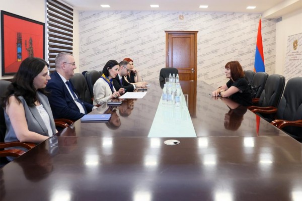 ԿԳՄՍ նախարարն ընդունել է ավստրիացի հայագետ Յասմին Դում-Թրագուտին