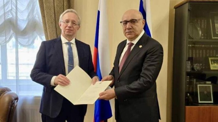 Կարմիր քարտ դեսպանին․ Հրապարակ
