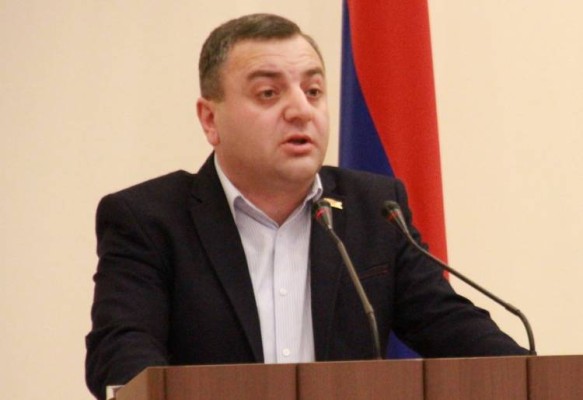 Դավիթ Գալստյանն ու 590 հազար դոլար հափշտակածը նույն խցում․ Հրապարակ