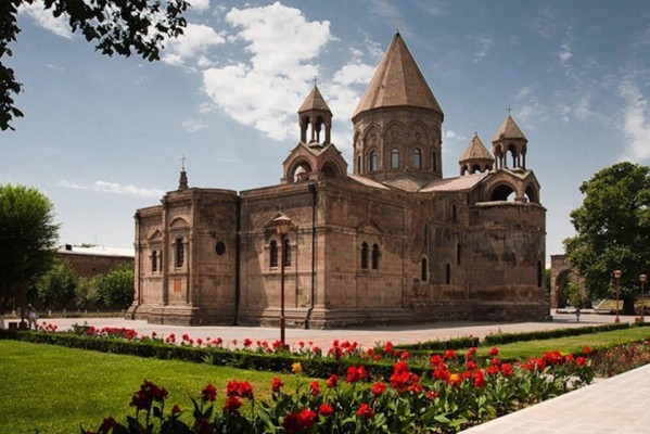 Հանրահավաք Գլենդելում՝ ի պաշտպանություն Հայ Առաքելական եկեղեցու
