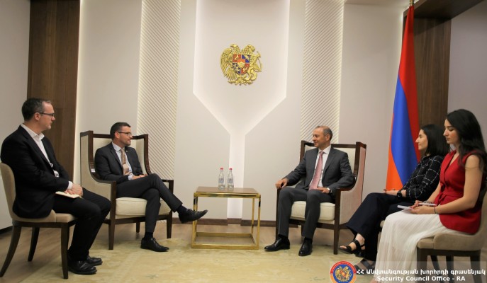 ՀՀ ԱԽ քարտուղարն ընդունել է Միացյալ Թագավորության դեսպան Ջոն Գալագերին