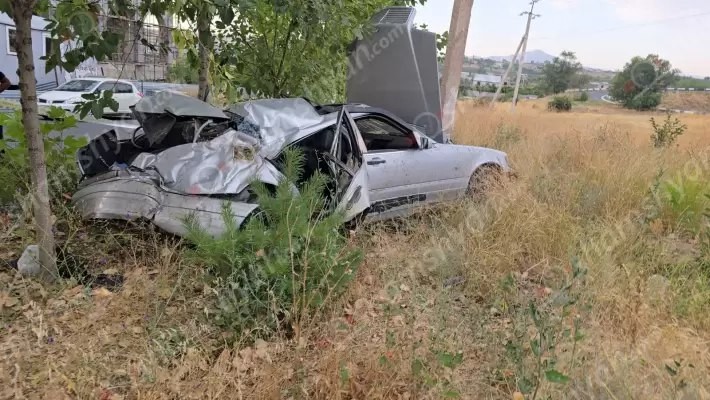 Խոշոր ավտովթար՝ Կոտայքի մարզում. «Mercedes»-ը բախվել է քարերին և մի քանի պտույտ շրջվել