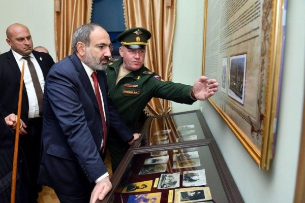 Վերջին շաբաթներին մեծ քանակությամբ զինտեխնիկա, ռազմամթերք են բերում Գյումրիում տեղակայված 102-րդ ռուսական ռազմաբազա. «Հրապարակ»