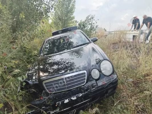 Ավտովթար՝ Շիրակի մարզում․ «Mercedes»-ը դուրս է եկել երթևեկելի գոտուց և հայտնվել ձորակում․ կա վիրավոր