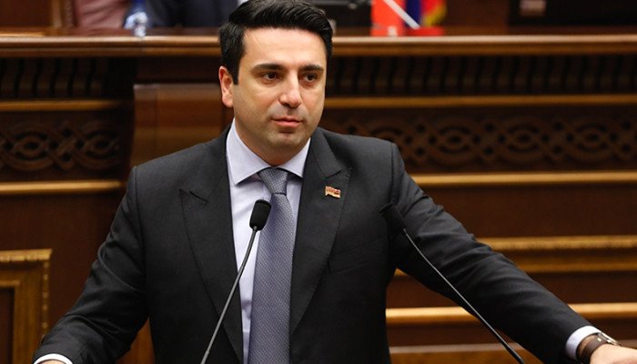 Ալեն Սիմոնյանը «Ուփս»-ի և ձայնագրության մասին  