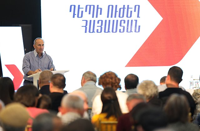 Բանակում նշանակումները կատարվել են ոչ թե մասնագիտական հմտություններով, այլ լոյալությամբ. Ռոբերտ Քոչարյան