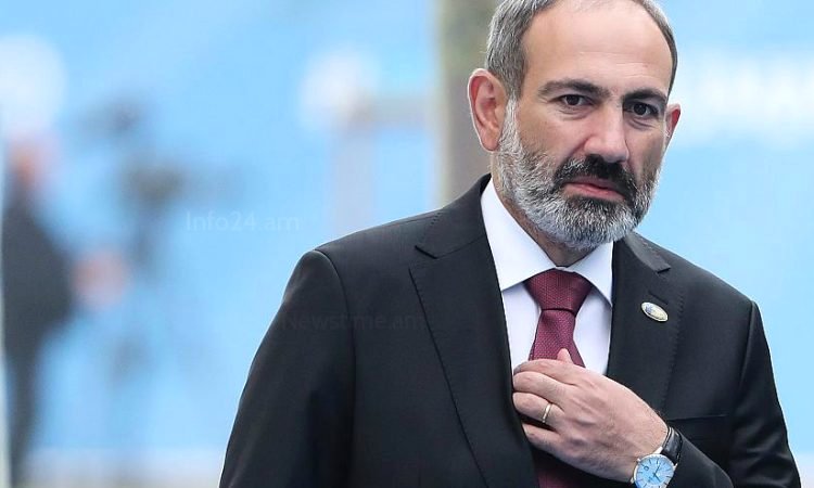 Փաշինյանը Շենգավիթ համայնք է եկել տասնյակ ոստիկանական մեքենաներով