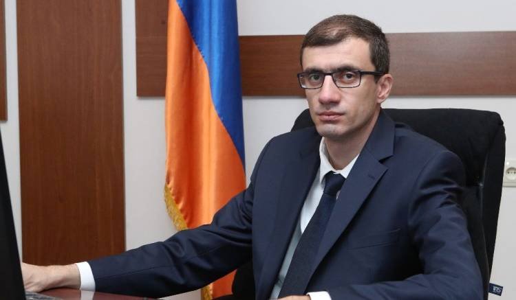 Առաքելություն` չգործող կուսակցություն. Հրապարակ