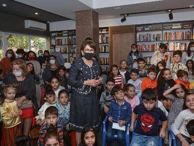 «Զմրուխտյա մկրատը». Նախագահի տիկինը ներկայացրել իր հեղինակած նոր գիրքը
